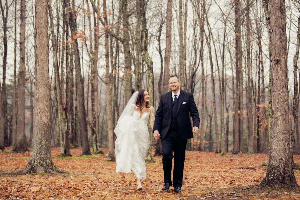 outdoor barn wedding in west virginia, wedding photographer in charleston, wv